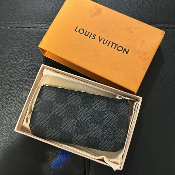 Louis Vuitton Key Pouch - Picture 3 of 4